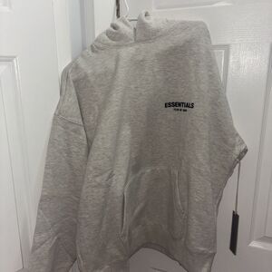 NWT Fear of Gods Essentials Men's Hoodie 100% authenticated